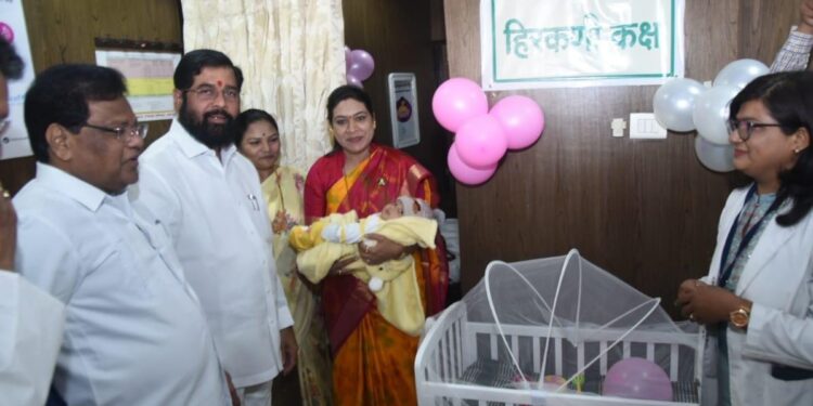 नागपूर येथील विधीमंडळ इमारतीत मुख्यमंत्र्यांच्या उपस्थितीत हिरकणी कक्षाचे उद्घाटन