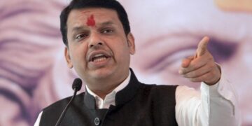 मुंबईवर दावा सांगणे खपवून घेणार नाही – उपमुख्यमंत्री देवेंद्र फडणवीस