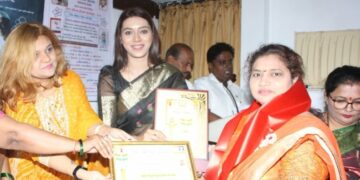 लेक लाडकी अभियान मंचचा अनिता काळे यांना भारत गौरव राष्ट्रीय चेतना पुरस्कार