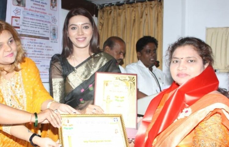 लेक लाडकी अभियान मंचचा अनिता काळे यांना भारत गौरव राष्ट्रीय चेतना पुरस्कार