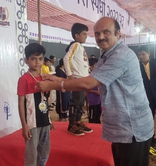 यग्नेश भुरेवाल याने सिल्वर मेडल पटकावले