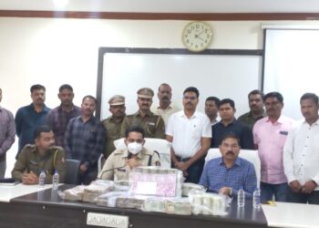 नथुमल वासुदेव कापड दुकानातील चोरीला कोठल्या बेड्या; स्थानिक गुन्हा शाखा आणि सदरबाजार पोलिसांची कारवाई
