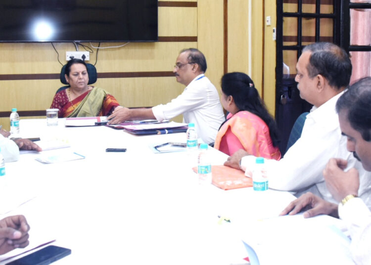 जमिन मालकांना भूसंपादनाचा मोबदला देण्याची कार्यवाही तात्काळ करावी – डॉ. नीलम गोऱ्हे