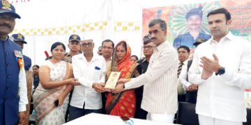 माजी सैनिकांचे प्रश्न सोडवण्यासाठी लवकरच मुख्यमंत्री महोदयांच्या सोबत बैठक : पालकमंत्री शंभूराज देसाई