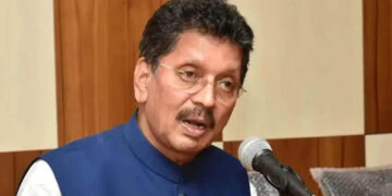 वीस किंवा त्यापेक्षा कमी पटसंख्या असलेल्या शाळा बंद करण्याचा विचार नाही – दीपक केसरकर