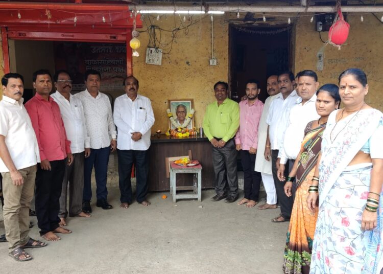 उलवे नोड मध्ये लोकनेते दि.बा पाटील यांची जयंती साजरी