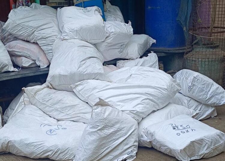 जालन्यात 2 लाख 36 हजारांचा गुटखा जप्त; स्थानिक गुन्हे शाखा व अन्न व औषध प्रशासनाची संयुक्त गुटखा कारवाई