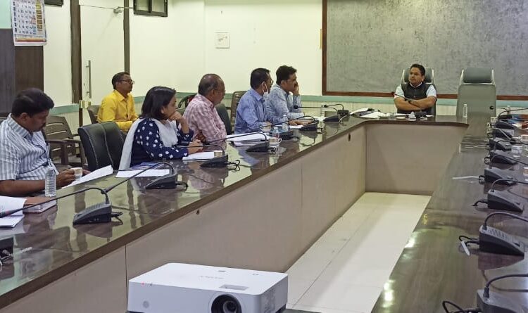 औरंगाबाद विभाग शिक्षक मतदारसंघ निवडणूक निवडणूक विषयक कामे वेळेत व जबाबदारीने पार पाडावीत – जिल्हाधिकारी डॉ. विजय राठोड