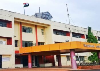 रोहयोचा निधी  मुलांच्या खात्यात। गुंडेवाडी च्या महिला उपसरपंच अपात्र