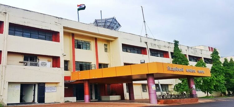 रोहयोचा निधी  मुलांच्या खात्यात। गुंडेवाडी च्या महिला उपसरपंच अपात्र