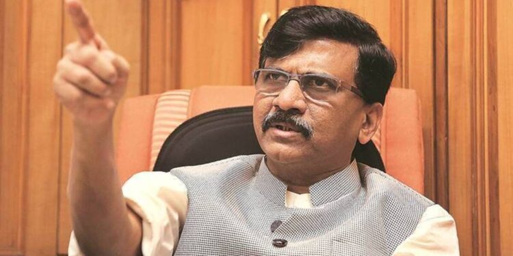 तर भाजप शिंदे गटाला धुणीभांडी करायला ठेवणार का? –  संजय राऊत 