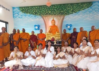 गणेश नगर येथील धम्मसाधना बुध्द विहारात पूज्य भिख्खु संघाच्या हस्ते बुध्द मुर्तीच्या प्रतिष्ठापना