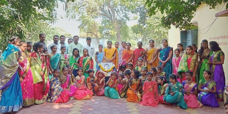 जि प प्रा शा सारवाडी येथे ज्ञानज्योती सावित्रीमाई फुले जयंती उत्साहात साजरी