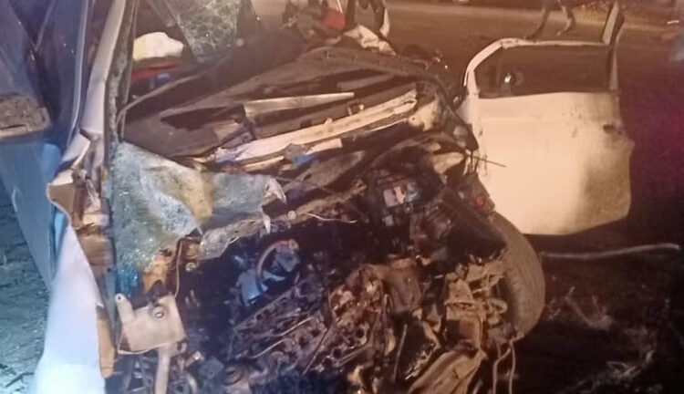 तिहेरी अपघात, कारचा चूराडा; रस्त्यावर रक्ताचा सडा