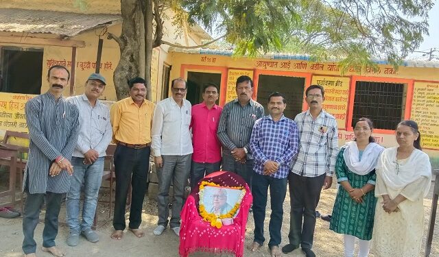 जनता हायस्कूल जालना येथे कवी कुसुमाग्रज यांची जयंती मराठी भाषा गौरव दिन म्हणून साजरी 