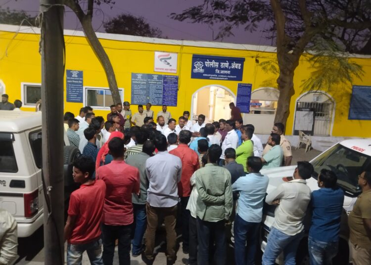 तहसिल कार्यालयात घुसून तहसीलदारावर प्राणघातक हल्ला