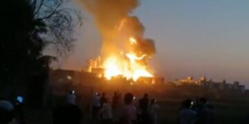 Video : नगरमधील धक्कादायक घटना; गंगामाई साखर कारखान्यात अग्नितांडव