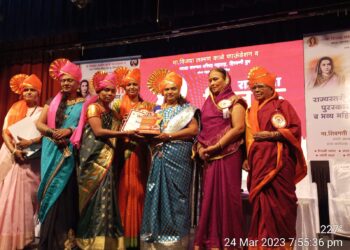 सौ. करुणा मोरे यांना राजमाता जिजाऊ पुरस्कार प्रदान