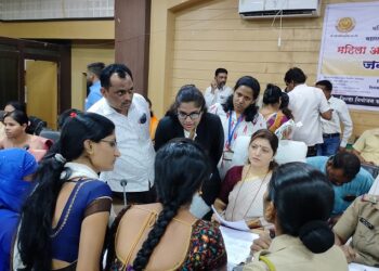 Video – महिला आयोगाच्या अध्यक्षा जिल्हा प्रशासनाच्या कामकाजावर असमाधानी