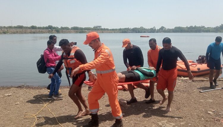 आपत्‍ती व्‍यवस्‍थापनाकडून एक दिवसीय प्रशिक्षण व रंगीत तालीम संपन्न