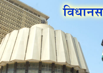 मुंबईतील अधिकृत फेरीवाल्यांना सोयीसुविधा उपलब्ध करुन देणार – उपमुख्यमंत्री देवेंद्र फडणवीस