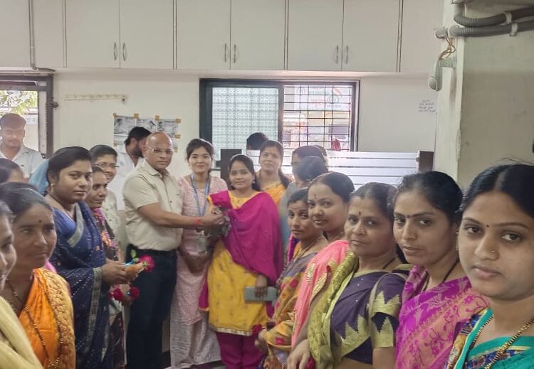 कुंभारी येथे महिला दिन उत्साहात साजरा; गृहउद्योगा संदर्भात मार्गदर्शन करुन महिलांचा केला सत्कार