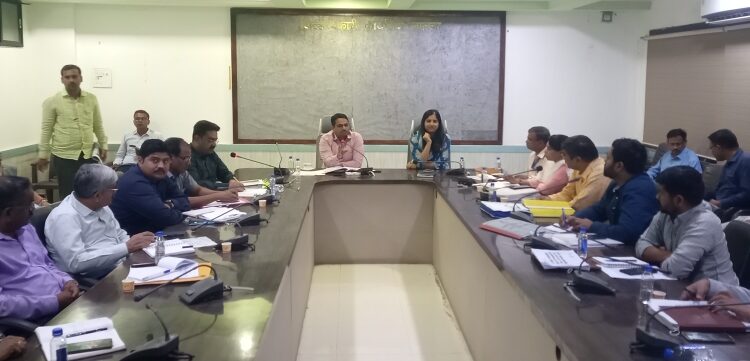 मान्सुन काळातील नैसर्गिक आपत्तींवर मात करण्यासाठी यंत्रणांनी सज्ज राहावे – जिल्हाधिकारी डॉ. विजय राठोड