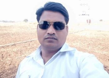 वंचित बहुजन आघाडी चे जिल्हा महासचिव संतोष आढाव यांची रामनगर येथे निर्घुण हत्या; वंचितच्या प्रदेश उपाध्यक्षांची रुग्णालयास भेट