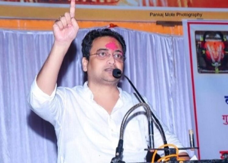 निपाणी पोखारी गावची शाळा सतीश घाटगेंनी घेतली दत्तक;शाळा मॉडेल करण्याचा दिला  शब्द : गावकऱ्यांच्या एकजुटीचे केले कौतुक