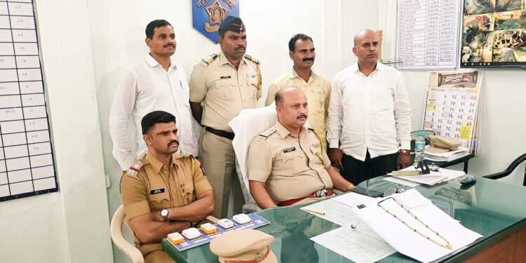 सोन्याची अडीच तोळ्याची पोत तोडून घेऊन जाणाऱ्या दोन महिला आरोपींना तासाभरात केले जेरबंद
