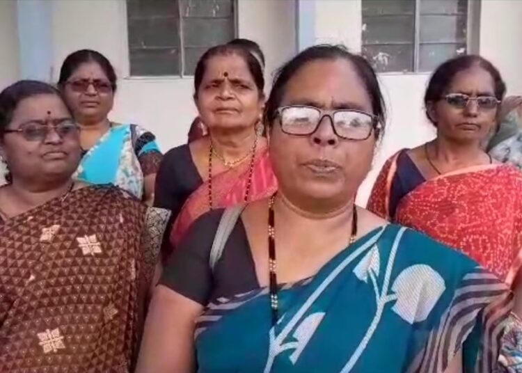 Video-अंगणवाडी सेविकेला त्रास देणार्‍यावर कारवाई करण्याची अंगणवाडी महिला कर्मचारी संघटनेची मागणी