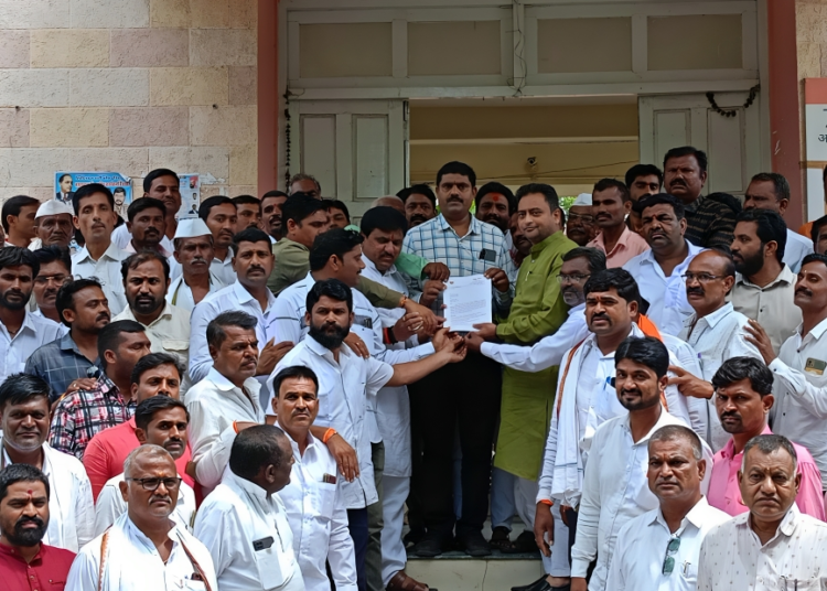 अंबड -घनसावंगी तालुक्यात कोरडा दुष्काळ जाहीर करा – सतीश घाटगे यांची मुख्यमंत्र्यांकडे मागणी