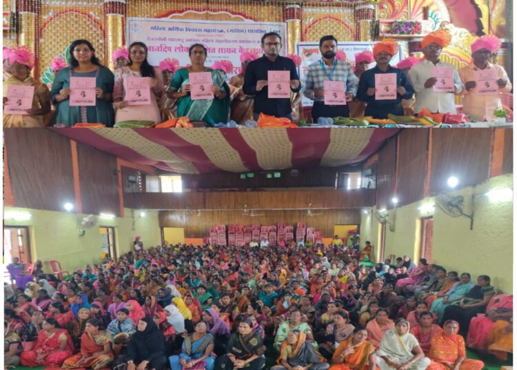 बचत गटातील महिलांनी उद्योजकाच्या माध्यमातून आर्थिक विकास करावा – शोभा कुलकर्णी