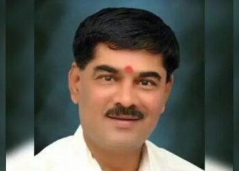 राज्य सरकारने हेतुपुरस्सर आगस्ट महिन्यात लवकरचा दुष्काळ जाहीर केला नसल्याचा डॉ. संजय लाखे पाटील यांचा गंभीर आरोप