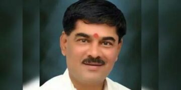 राज्य सरकारने हेतुपुरस्सर आगस्ट महिन्यात लवकरचा दुष्काळ जाहीर केला नसल्याचा डॉ. संजय लाखे पाटील यांचा गंभीर आरोप