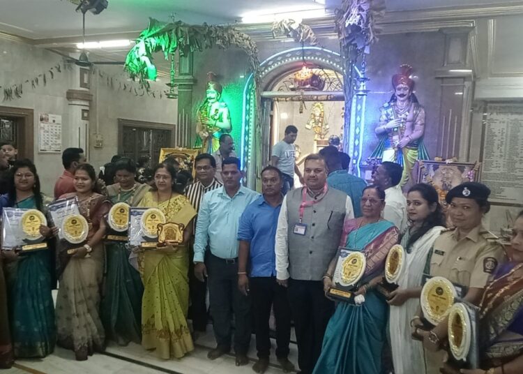 चाईल्ड केअर संस्थेतर्फे नवदुर्गांचा सन्मान