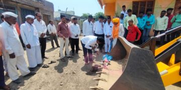 पाथरवाला गावातील प्रमुख रस्त्याच्या कामास सुरुवात