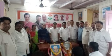 उरण शहर व तालुका काँग्रेसतर्फे सफाई कर्मचाऱ्यांचा सत्कार