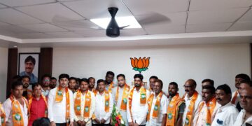 शहागड -वाळकेश्वरच्या व्यापाऱ्यासह युवक भाजपमध्ये; सतीश घाटगे यांच्या नेतृत्वावर विश्वास