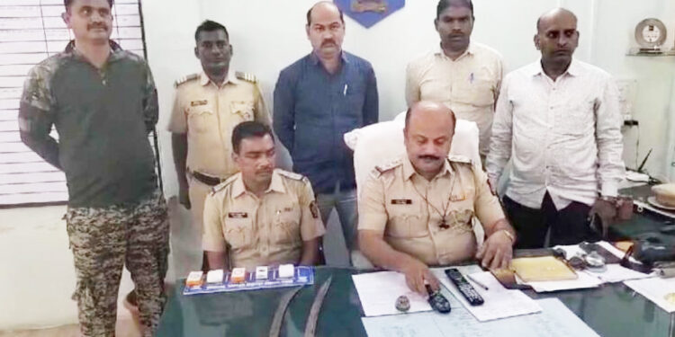 सदर बाजार पोलिसांकडून दोन तलवारी जप्त