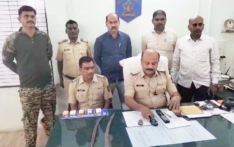 सदर बाजार पोलिसांकडून दोन तलवारी जप्त