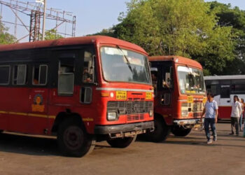  बीडमध्ये एसटी बस सेवा ठप्प; बस जाळल्याने सकाळपासून एकही फेरी नाही