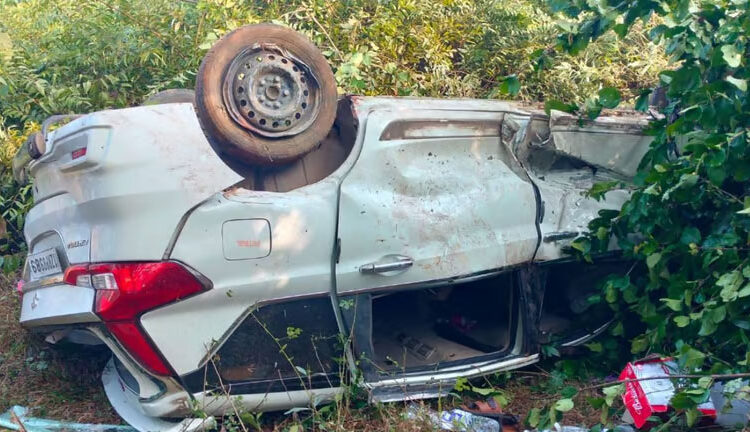 चालकाचे नियंत्रण सुटल्याने भीषण अपघात