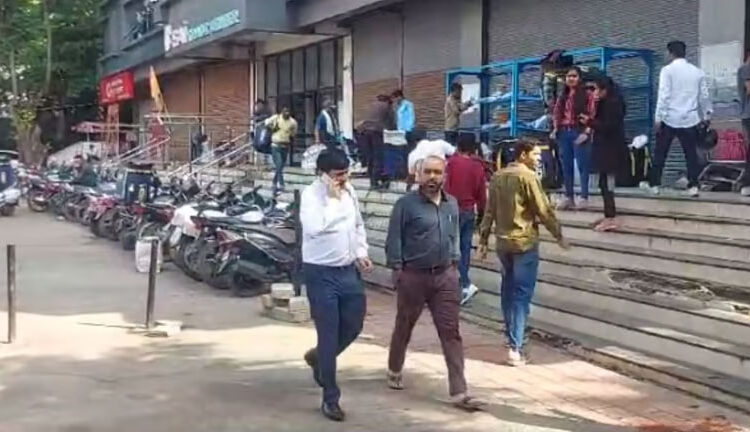 छत्रपती संभाजीनगरमध्ये आयकर विभागाची छापेमारी