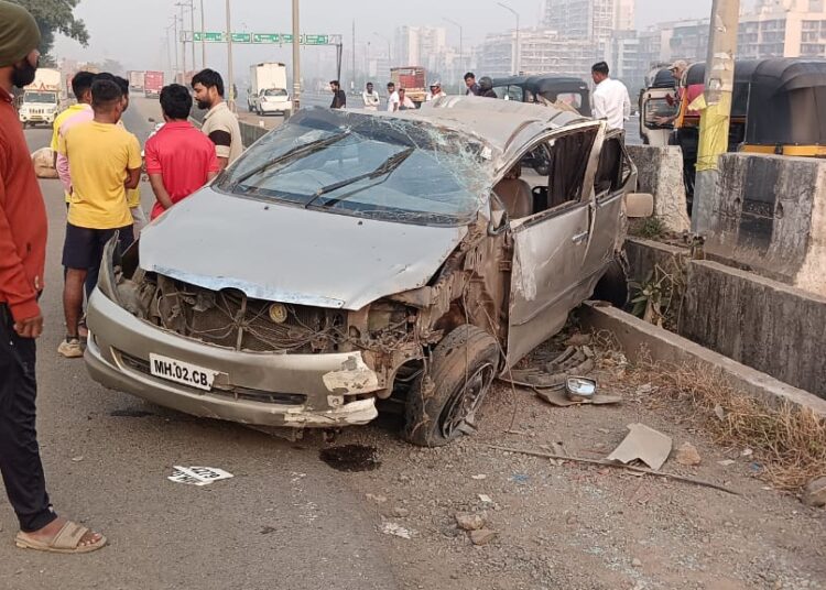 अवैध्य मुक्या जनावरांची वाहतूक करणाऱ्या गाडीला झाला अपघात; तीन जनावरांचा दुर्देवी मृत्यू 