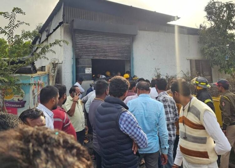 फायर कँडल बनवणाऱ्या कंपनीला भीषण आग, सहा जणांचा होरपळून मृत्यू