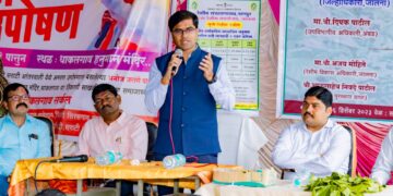 अर्थिक स्थैर्याकरीता शेतकऱ्यांनी रेशीम शेती अवश्य करावी – जिल्हाधिकारी डॉ. श्रीकृष्ण पांचाळ