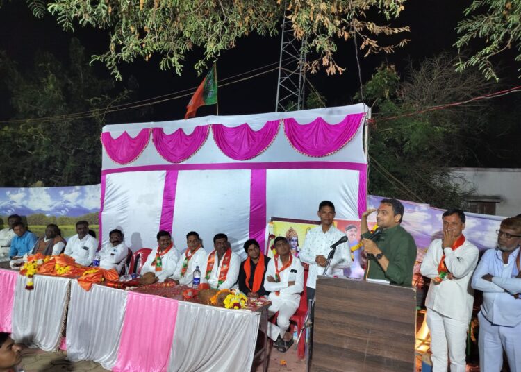 प्रस्थापित राजकारण्यांना जनता उखडून फेकणार – सतीश घाटगे