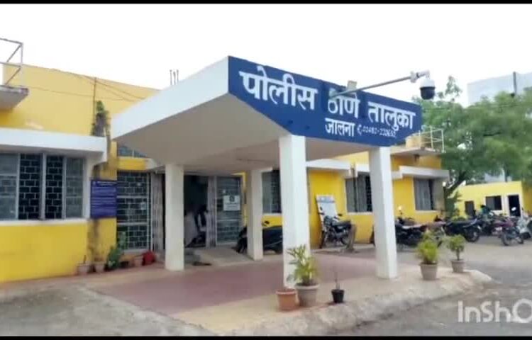 चिकलठाणा येथून भाड्याने आणलेल्या रिक्षा चालकास सिंदखेडराजा रोडवर दोघाकडून मारहाण