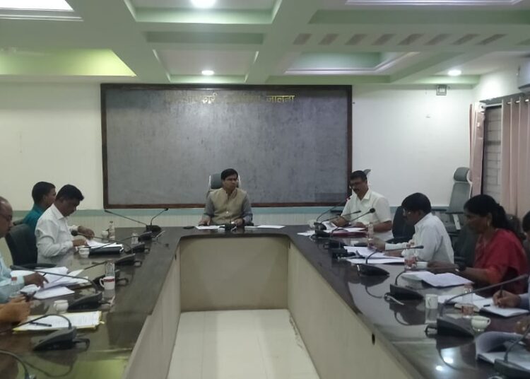 दिव्यांग मतदारांसाठी मतदान केंद्रांवर आवश्यक सुविधा उपलब्ध कराव्यात – जिल्हाधिकारी डॉ. श्रीकृष्ण पांचाळ